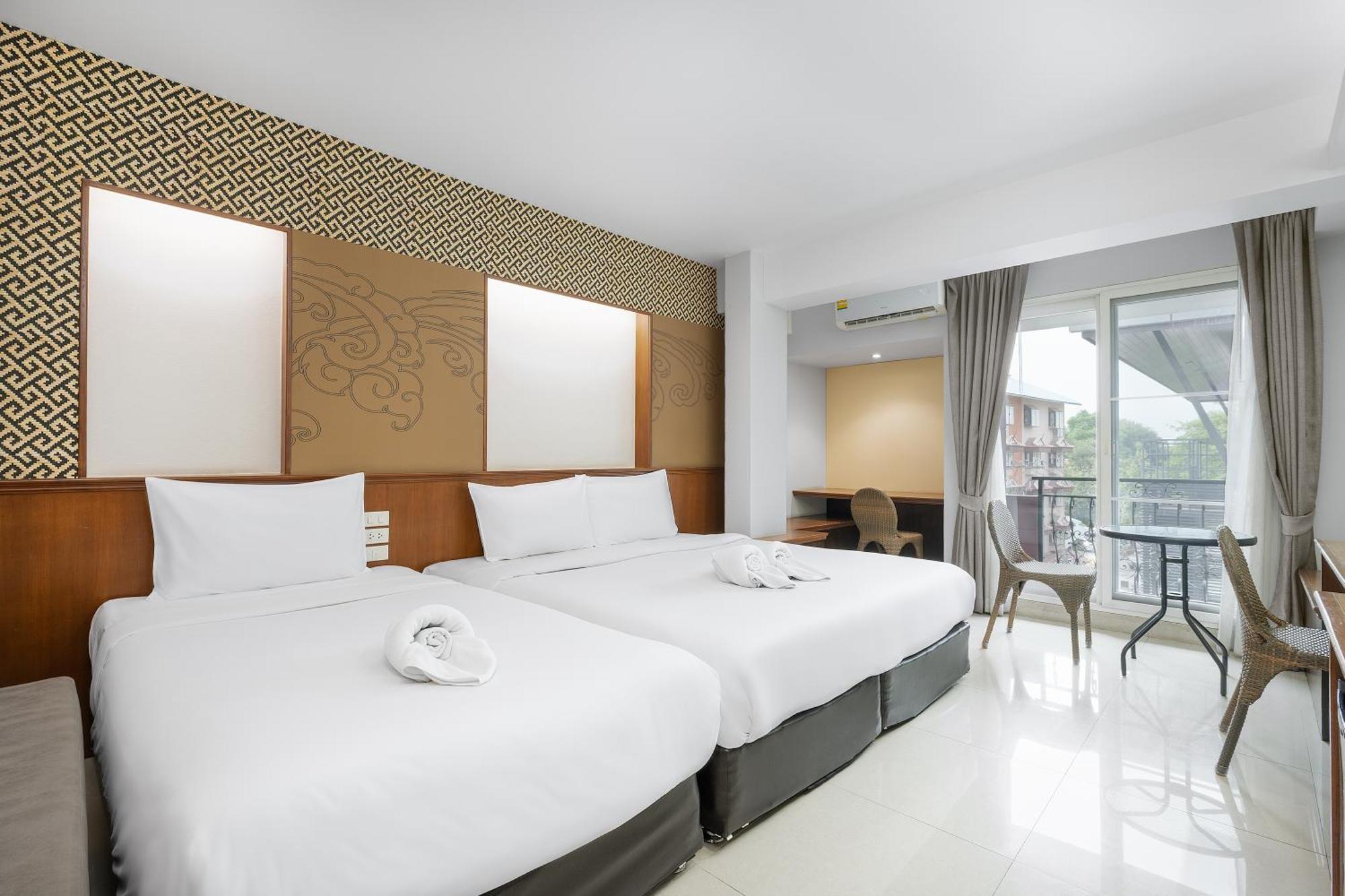 Cozytel Chiangmai Hotel Чиангмай Екстериор снимка