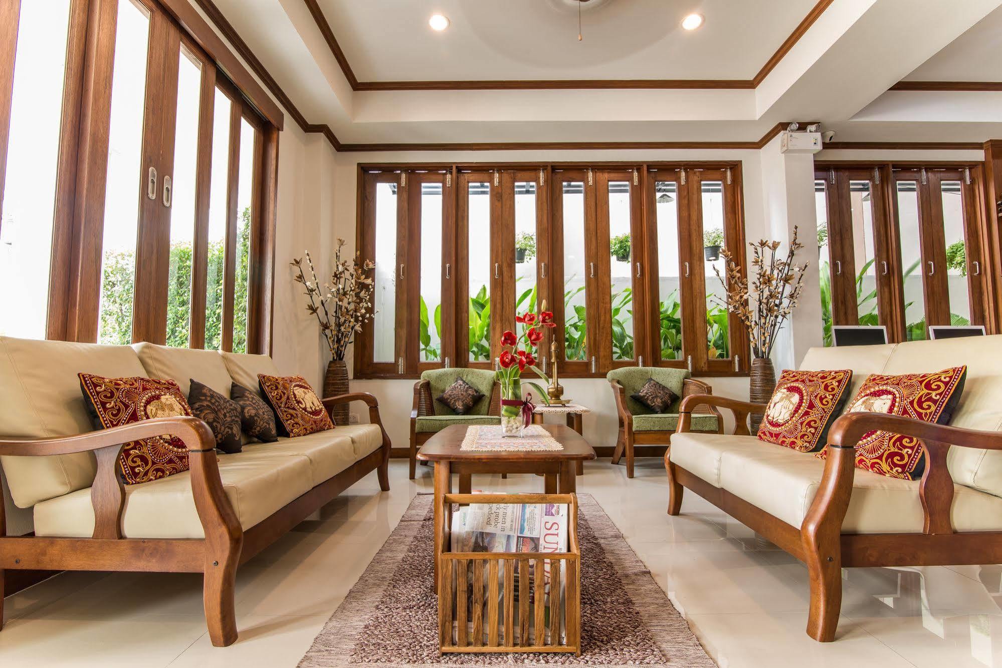 Cozytel Chiangmai Hotel Чиангмай Екстериор снимка