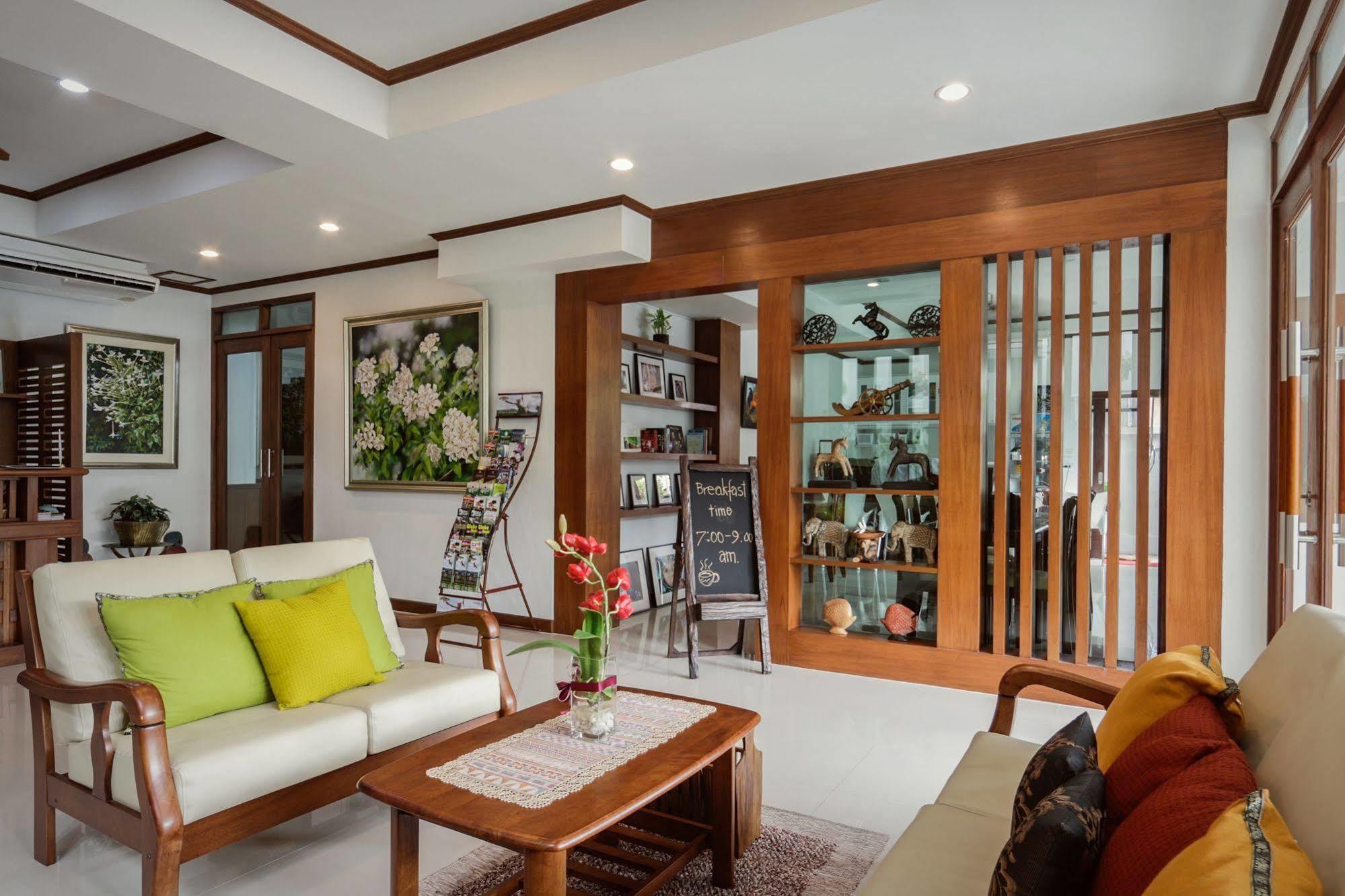 Cozytel Chiangmai Hotel Чиангмай Екстериор снимка
