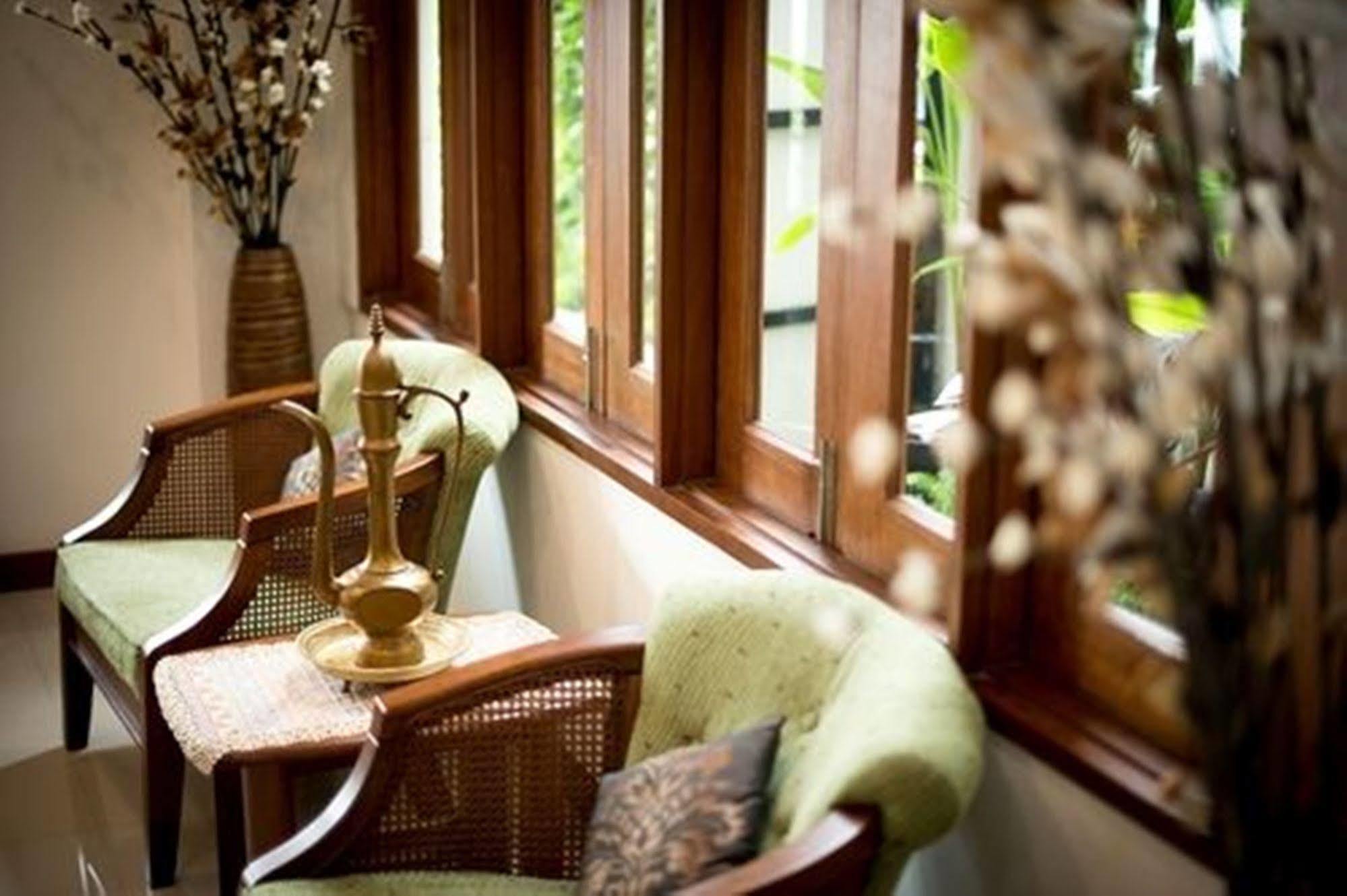 Cozytel Chiangmai Hotel Чиангмай Екстериор снимка
