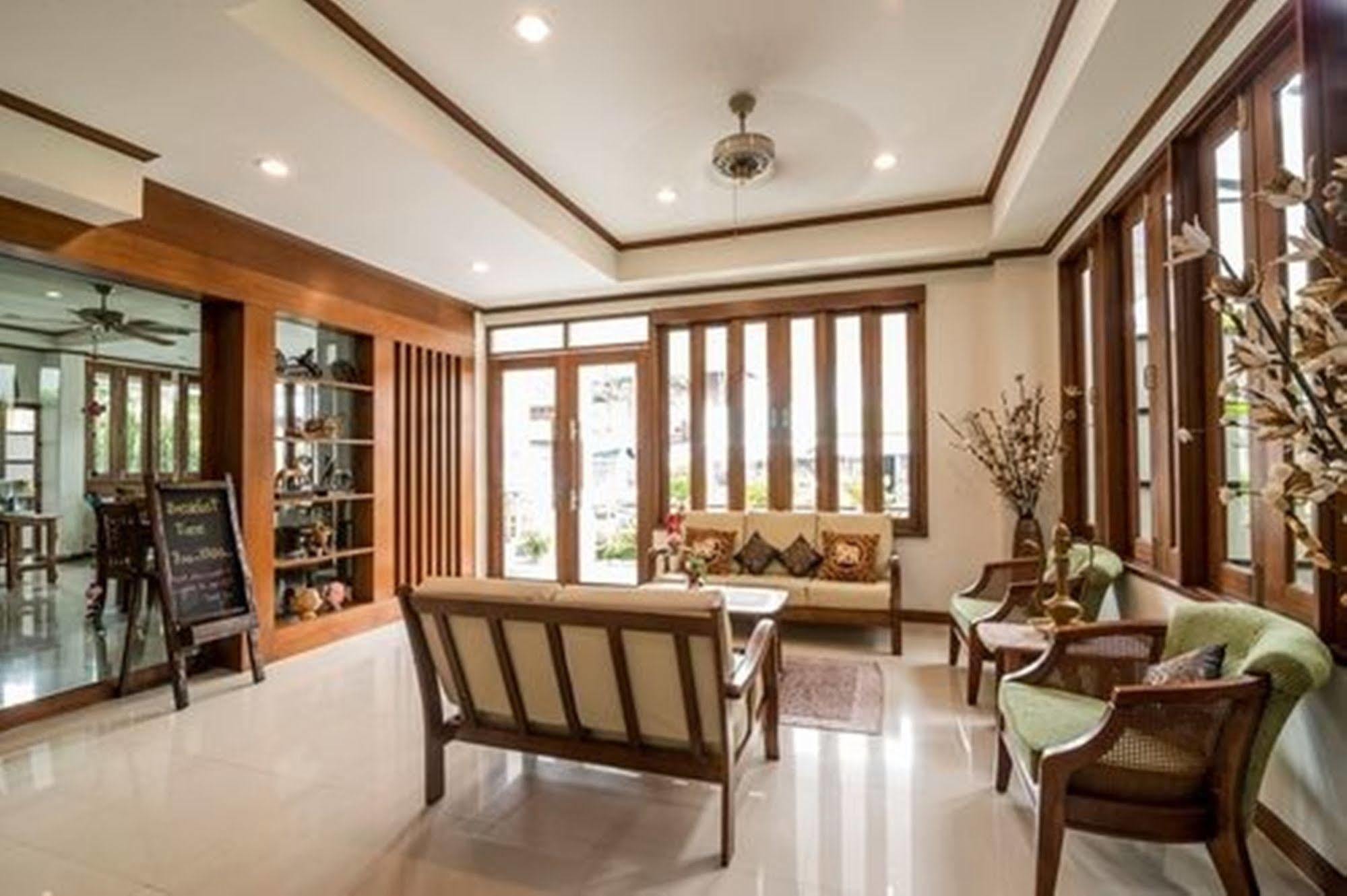 Cozytel Chiangmai Hotel Чиангмай Екстериор снимка