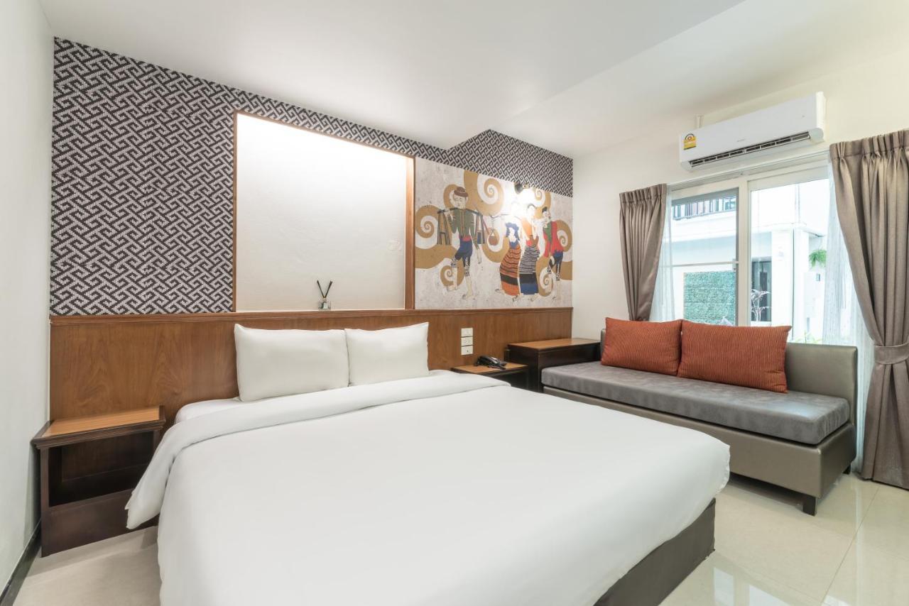 Cozytel Chiangmai Hotel Чиангмай Екстериор снимка