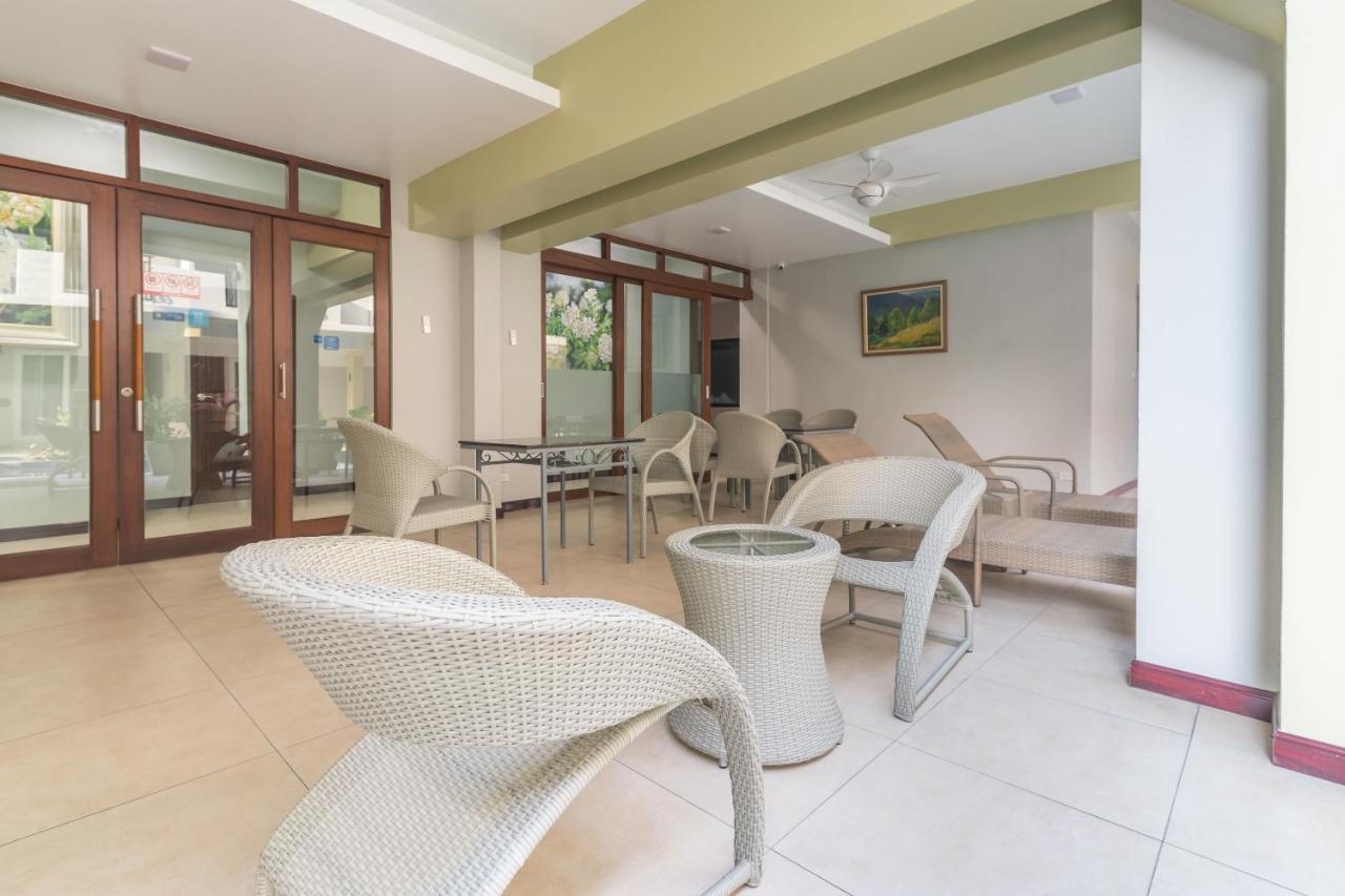 Cozytel Chiangmai Hotel Чиангмай Екстериор снимка
