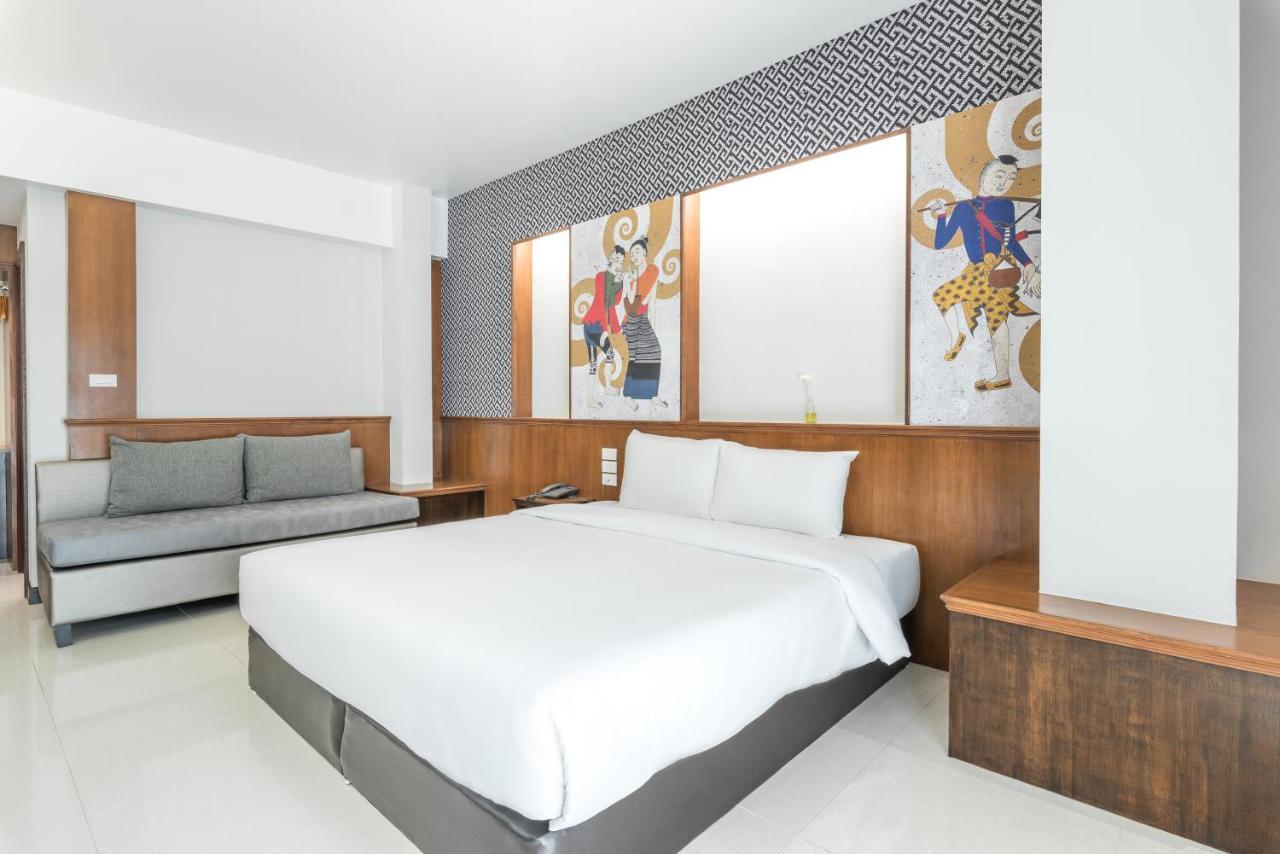 Cozytel Chiangmai Hotel Чиангмай Екстериор снимка