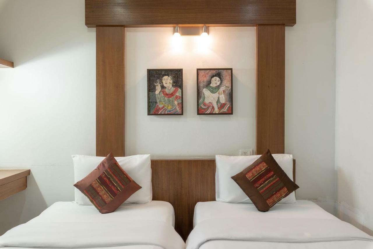 Cozytel Chiangmai Hotel Чиангмай Екстериор снимка