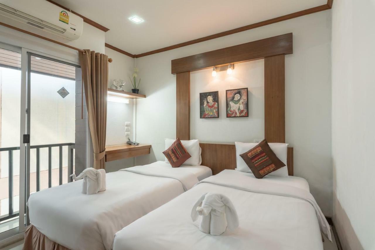 Cozytel Chiangmai Hotel Чиангмай Екстериор снимка