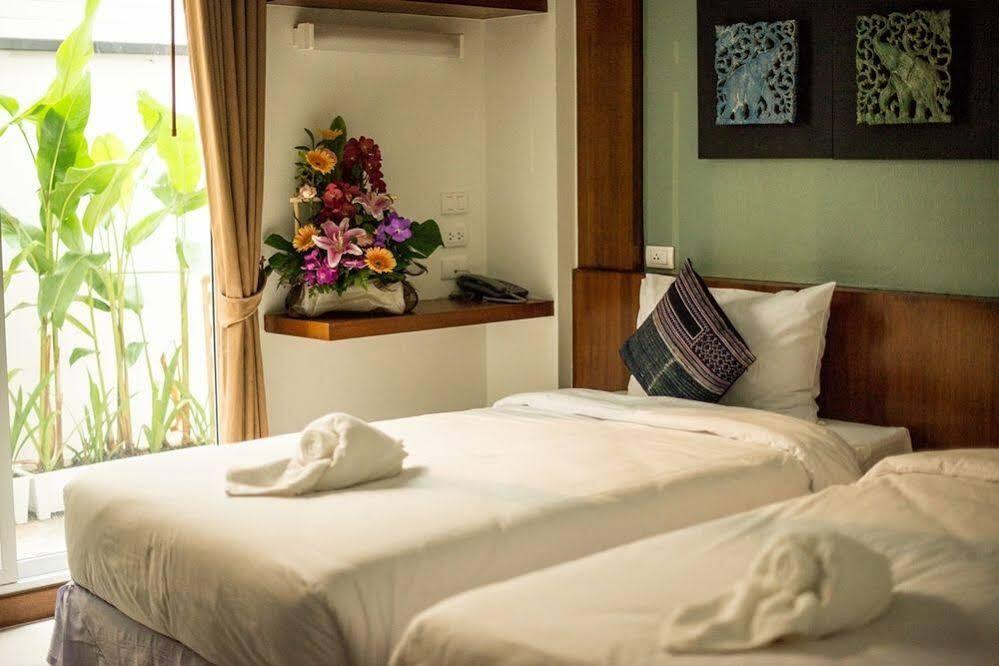 Cozytel Chiangmai Hotel Чиангмай Екстериор снимка