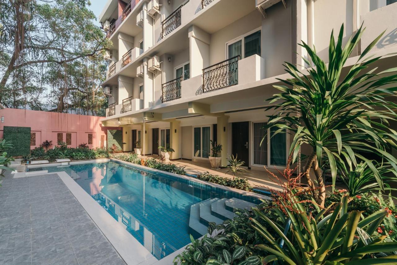 Cozytel Chiangmai Hotel Чиангмай Екстериор снимка